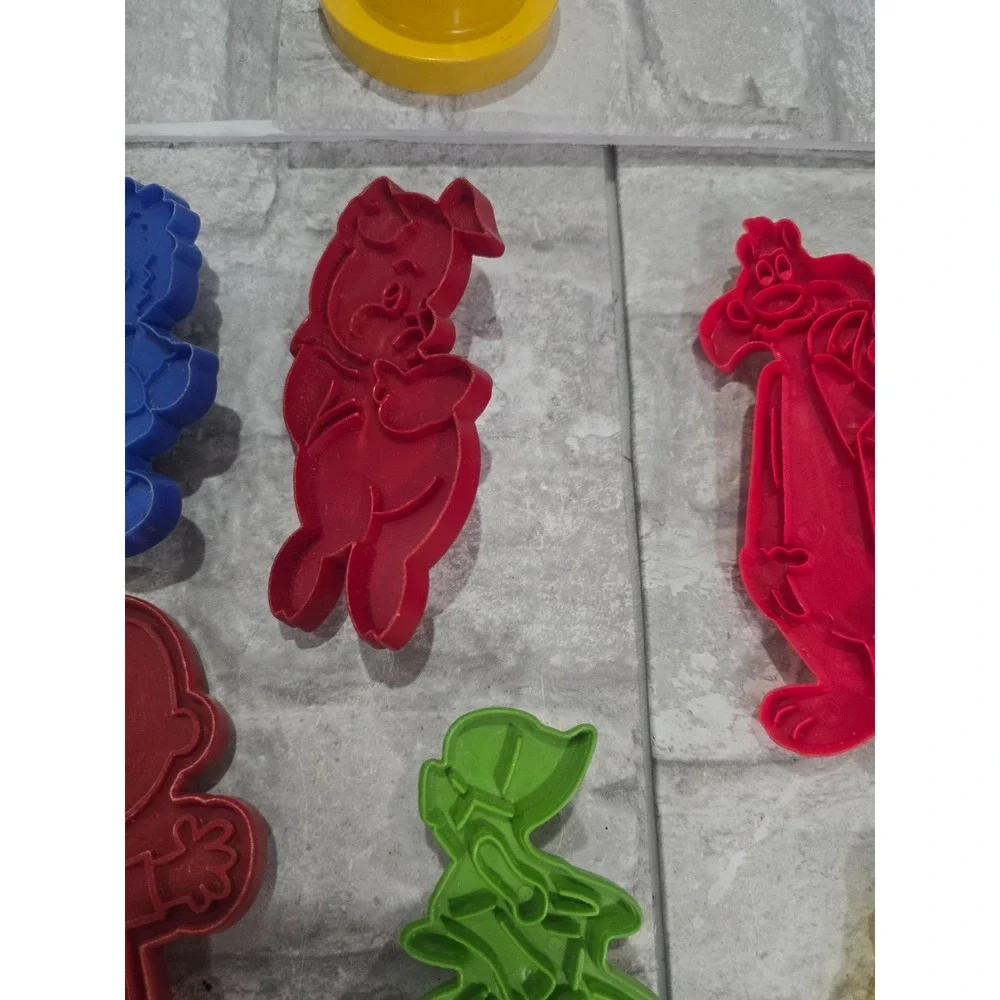 Vtg Mixed Lot Looney Tunes Sesame Street 14 Cookie Cutters Peanuts Baking Crafts